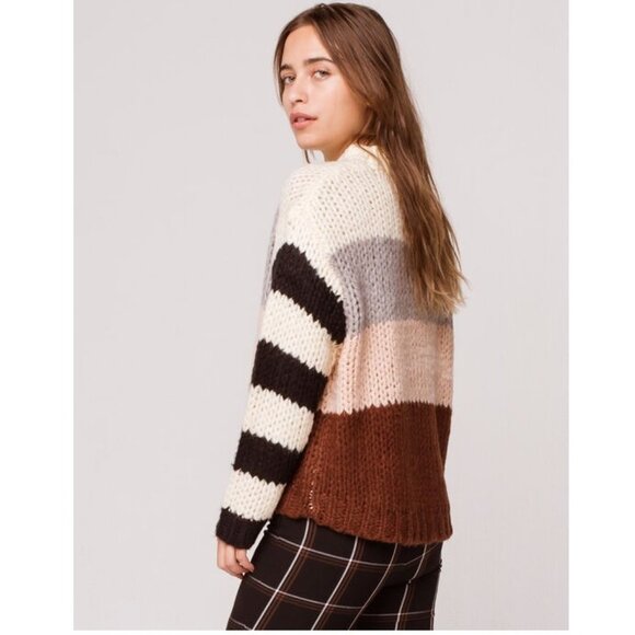 Volcom Classy Time Sweater Plus Size - Picture 3 of 3